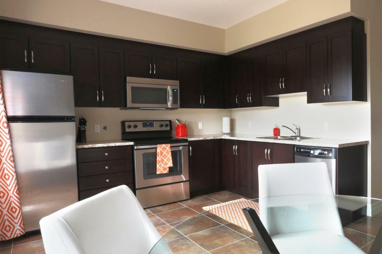 Boardwalk Homes - Executive Townhomes كيتشنر المظهر الخارجي الصورة